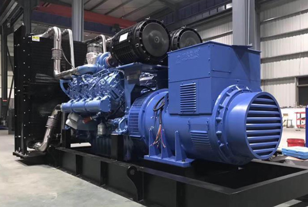 暴雨雷电等天气能否使用大型发电机组